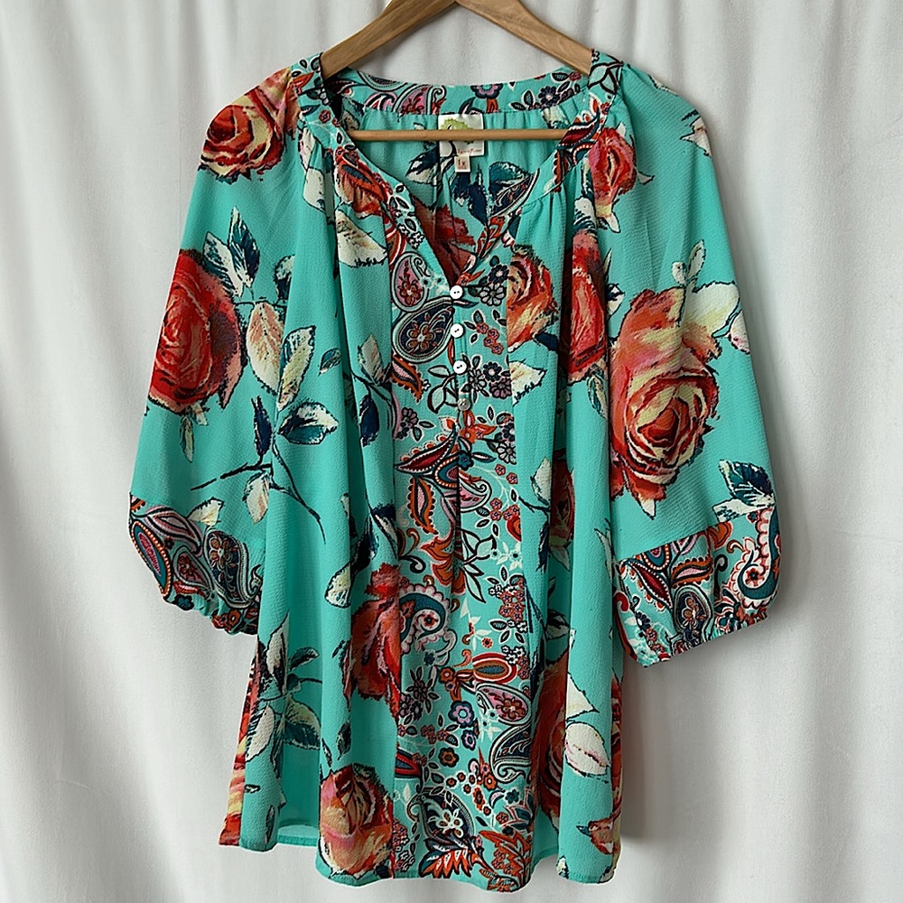 Fig and Flower Light Blue Floral 3/4 Sleeve Blouse Shirt Top **Size 1X** 🌸🌸 - Picture 1 of 5